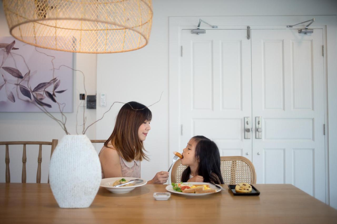 Mini-Me Hubs, Charm Suites & Pool In Old City Chiang Mai Buitenkant foto
